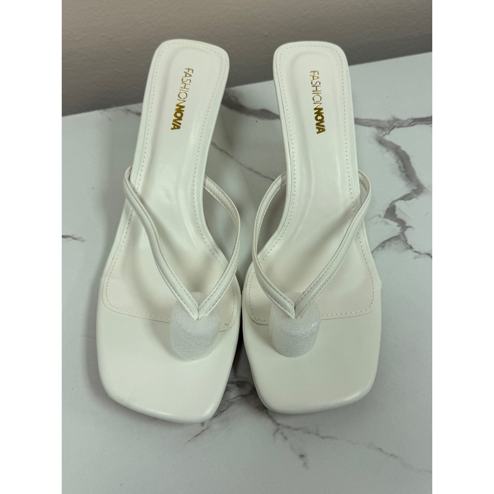 Fashion Nova Yasmin White Square Toe Thong Kitten Heel Sandals Women's Size 11